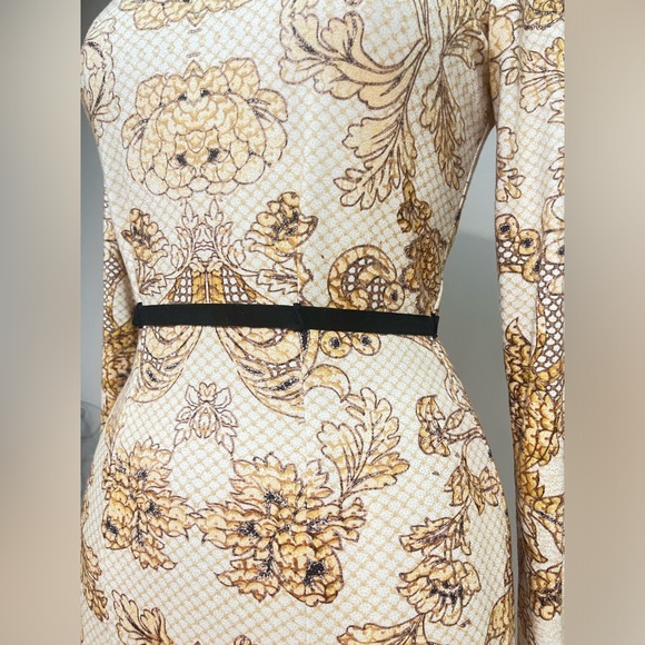 TIFFANYSLABEL IVORY/GOLD/BLACK VINTAGE STYLE DRESS WITH BLACK EMBROIDERED TRIM - Picture 3 of 9